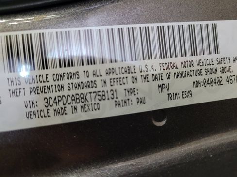 Used 2019 Dodge Journey SE FWD image 33