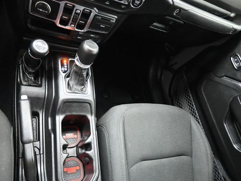 Used 2020 Jeep Gladiator Sport w/ Quick Order Package 24S image 9