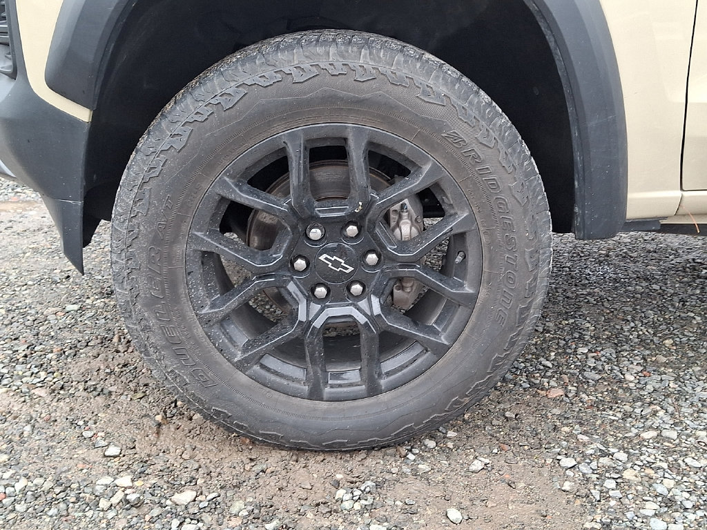 Used 2023 Chevrolet Colorado Trail Boss w/ LPO, Dark Essentials Package AWD/4WD image 32