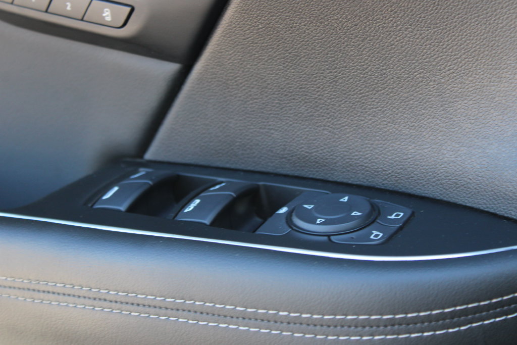 Used 2023 Buick Envision Essence w/ Sport Touring Package FWD image 22