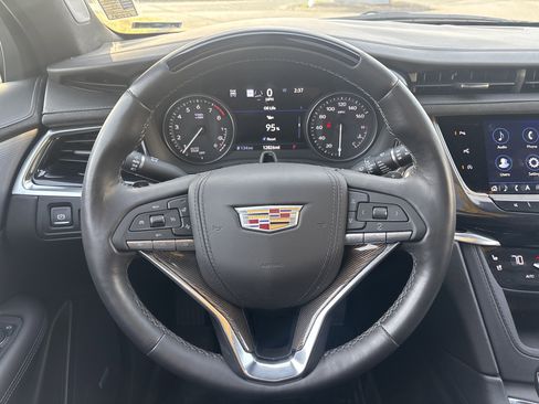 Used 2025 Cadillac XT6 Premium Luxury w/ Platinum Package image 23