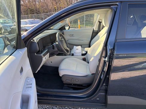 Used 2025 Hyundai Kona SEL image 4