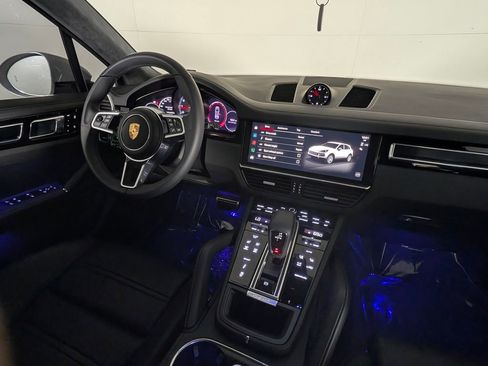 Certified 2023 Porsche Cayenne GTS AWD/4WD image 22