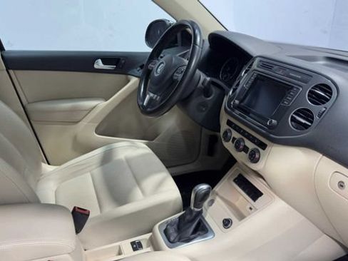 Used 2017 Volkswagen Tiguan S FWD image 11