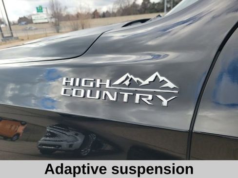 New 2026 Chevrolet Suburban High Country image 8