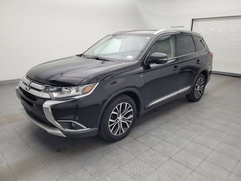 Used 2017 Mitsubishi Outlander GT AWD/4WD image 2