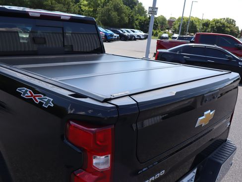Used 2023 Chevrolet Silverado 1500 LTZ w/ LTZ Convenience Package II AWD/4WD image 30