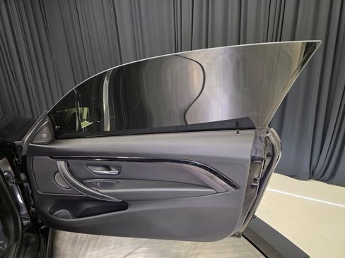 Used 2018 BMW M4 Coupe RWD image 30