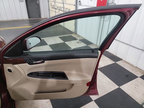 Used 2010 Chevrolet Impala LTZ FWD image 24