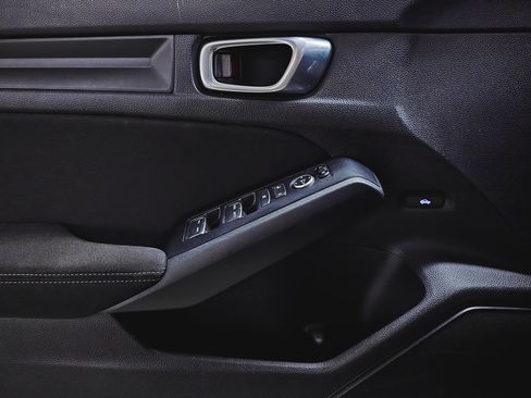 Used 2025 Honda Civic Sport image 16