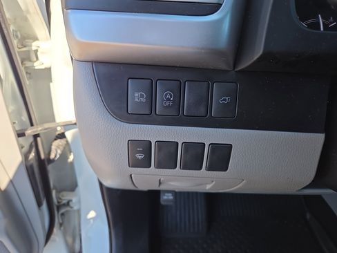 Certified 2019 Toyota Highlander XLE image 31