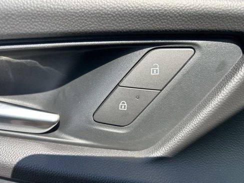 New 2026 Chevrolet Equinox LT w/ Convenience Package II image 24