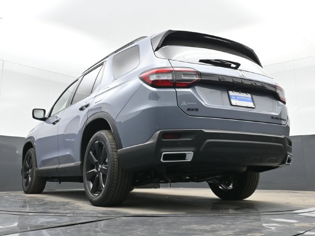 Used 2025 Honda Pilot Black Edition image 49