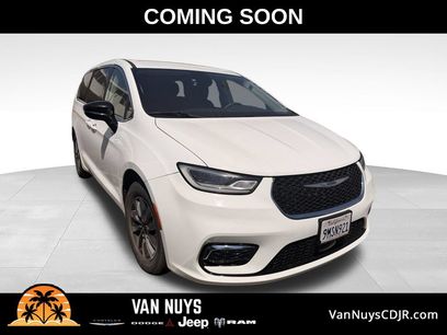 Used 2024 Chrysler Pacifica Limited
