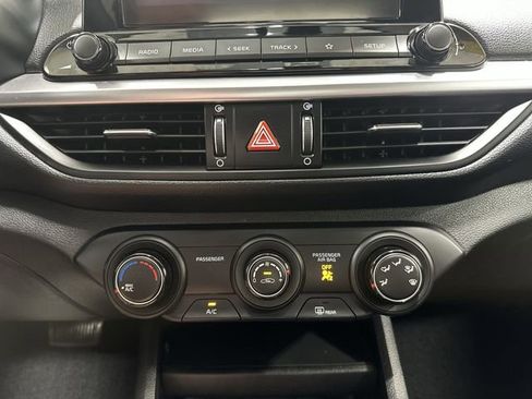 Used 2022 Kia Forte LXS FWD image 29