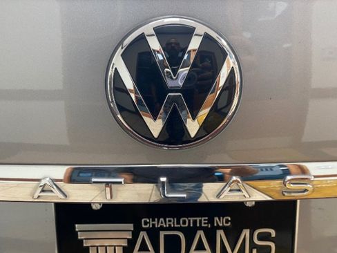 Used 2022 Volkswagen Atlas Cross Sport SE AWD/4WD image 27