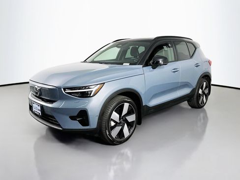 Used 2023 Volvo XC40 Recharge Ultimate w/ Protection Package Premier AWD/4WD image 3
