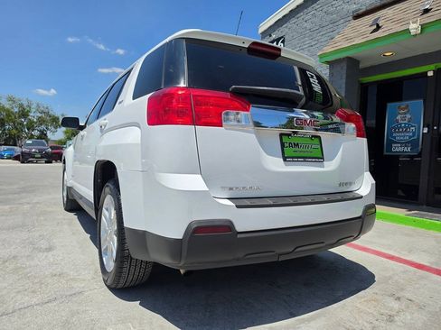 Used 2010 GMC Terrain SLT FWD image 9