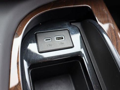 Used 2024 Cadillac Escalade Sport Platinum w/ LPO, ONYX Package image 20