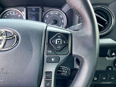 Used 2020 Toyota Tacoma TRD Sport image 18