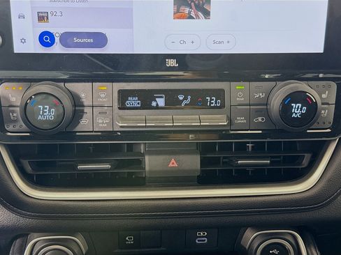 Used 2024 Toyota Grand Highlander Limited image 17