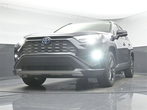 Used 2022 Toyota RAV4 Limited image 34