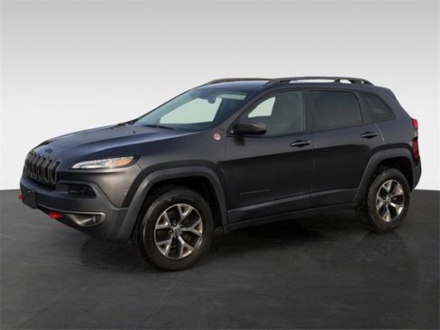 Used 2016 Jeep Cherokee Trailhawk image 4