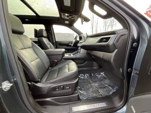 Used 2021 Chevrolet Suburban RST w/ Luxury Package image 20