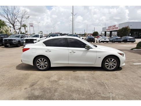 Used 2017 INFINITI Q50 2.0t w/ Moonroof Package RWD image 5