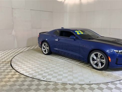 Used 2023 Chevrolet Camaro LT image 2