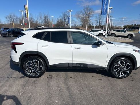 Used 2025 Chevrolet Trax RS w/ Driver Confidence Package image 4