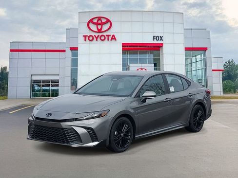 New 2026 Toyota Camry SE image 2