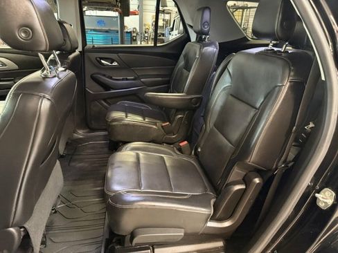 Used 2018 Chevrolet Traverse LT w/ LPO, 'HIT The Road' Package AWD/4WD image 34