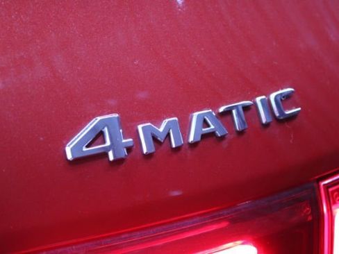 Used 2021 Mercedes-Benz GLB 250 4MATIC w/ Premium Package image 8