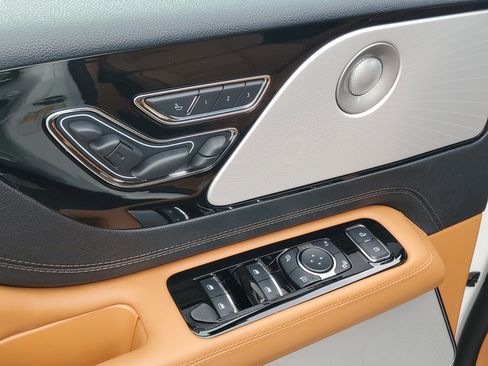 New 2026 Lincoln Aviator Black Label AWD/4WD image 8