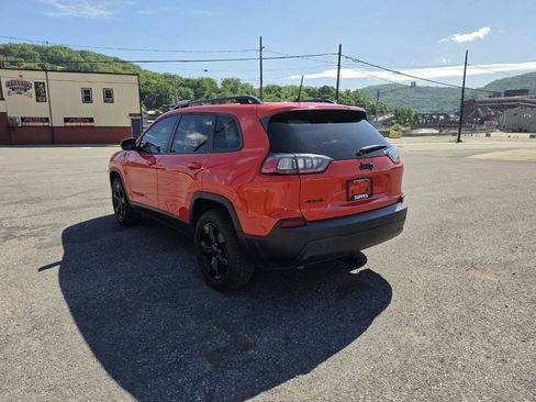 Used 2021 Jeep Cherokee Latitude Plus AWD/4WD image 6
