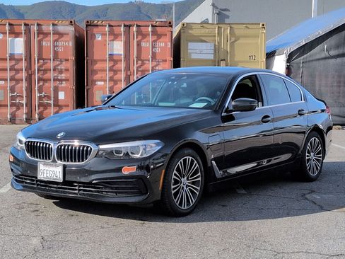 Used 2019 BMW 530e w/ Convenience Package image 5