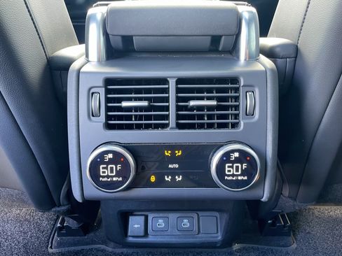 Certified 2025 Land Rover Discovery Dynamic SE AWD/4WD image 26