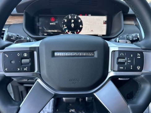 Used 2025 Land Rover Discovery Dynamic SE AWD/4WD image 26