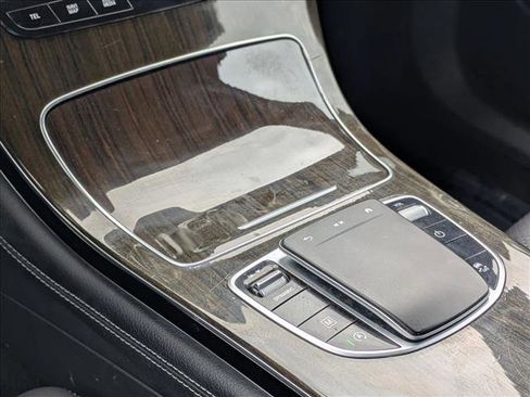 Used 2020 Mercedes-Benz GLC 300 image 13