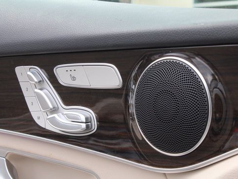 Certified 2022 Mercedes-Benz GLC 300 4MATIC w/ Driver Assistance Package image 11