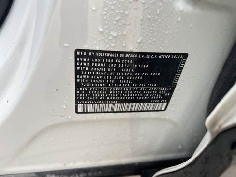 Certified 2023 Volkswagen Tiguan SE FWD image 32
