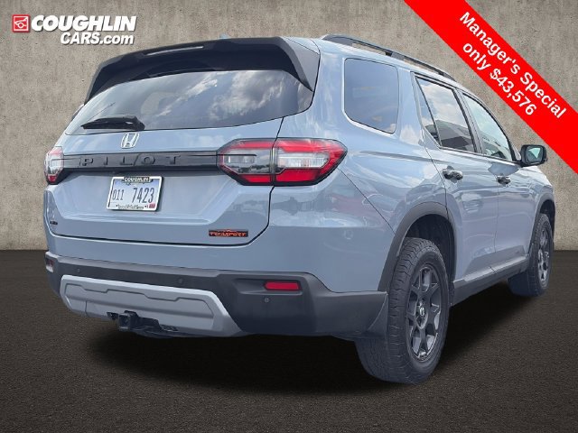 Used 2025 Honda Pilot TrailSport image 10
