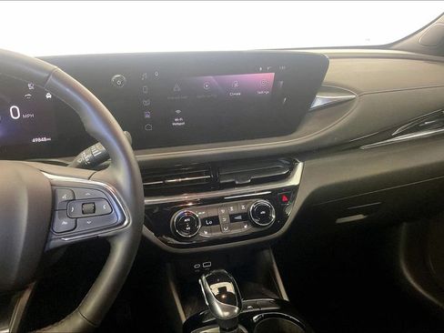 Used 2025 Buick Envista Sport Touring w/ Convenience I Package FWD image 8