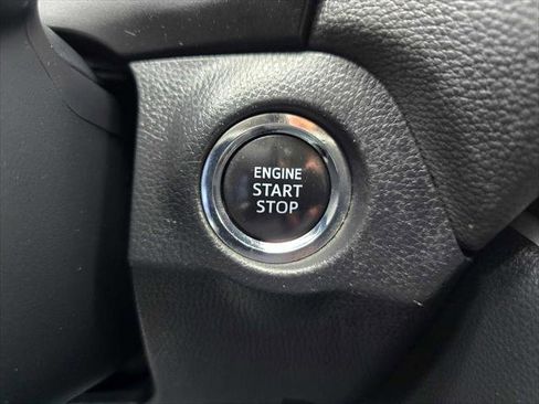 Used 2022 Toyota RAV4 XLE FWD image 28