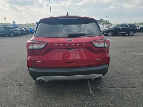 Certified 2021 Ford Escape SE image 4