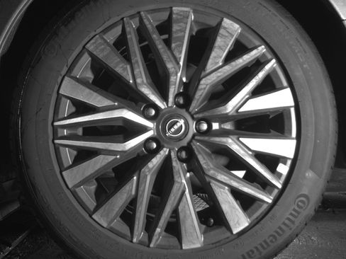 Used 2025 Nissan Altima 2.5 SV FWD image 14