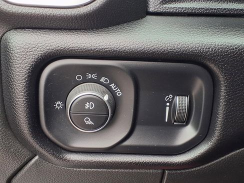 Used 2024 RAM 2500 Big Horn AWD/4WD image 11