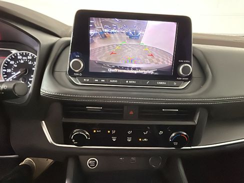 Used 2023 Nissan Rogue S AWD/4WD image 25