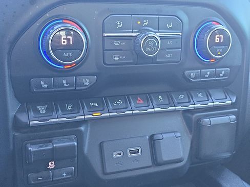 Used 2021 Chevrolet Silverado 3500 High Country w/ Technology Package image 20